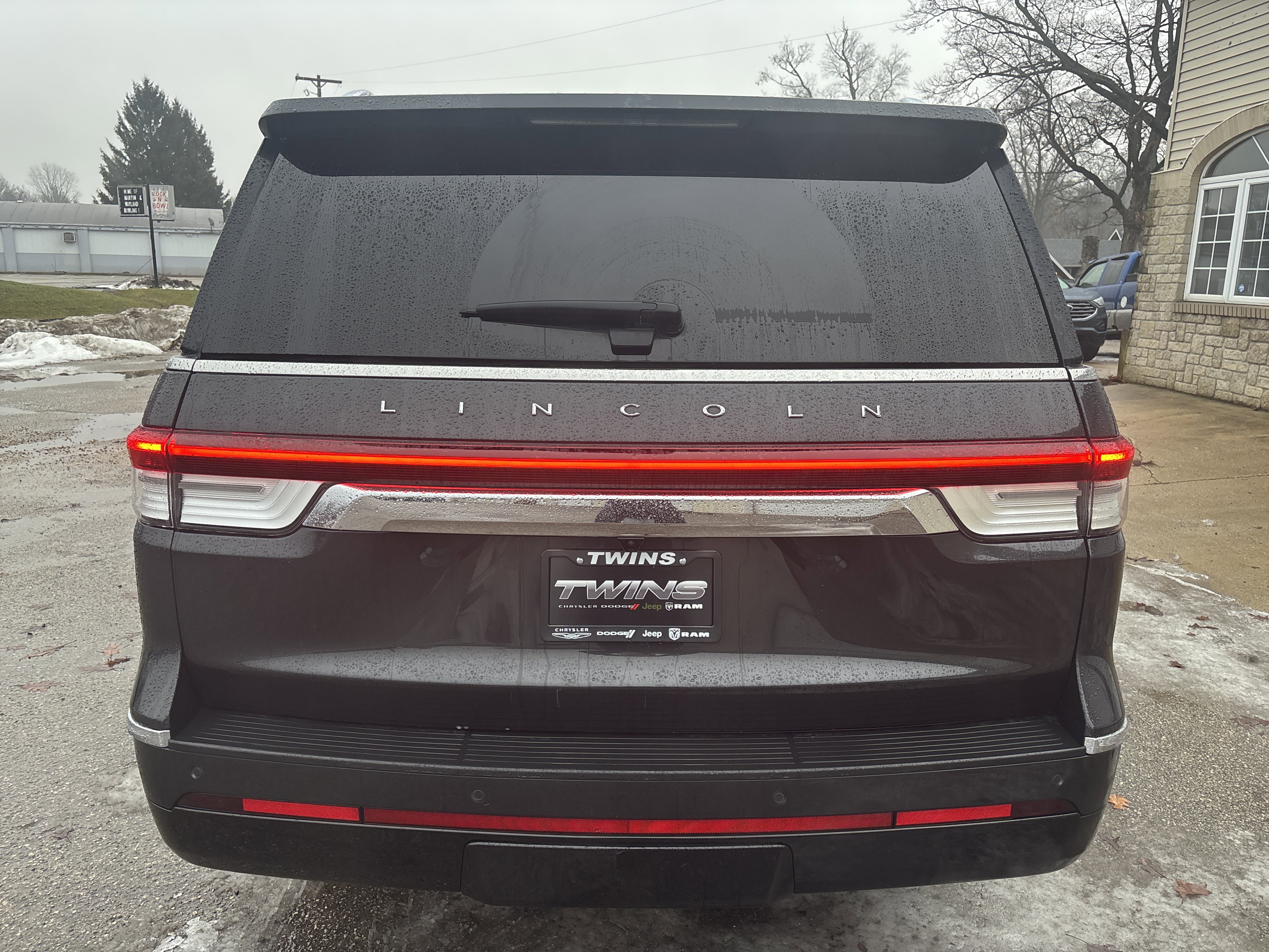 Used 2023 Lincoln Navigator 4WD image 6