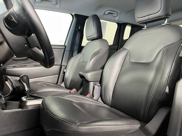 Used 2020 Jeep Renegade Limited AWD/4WD image 17