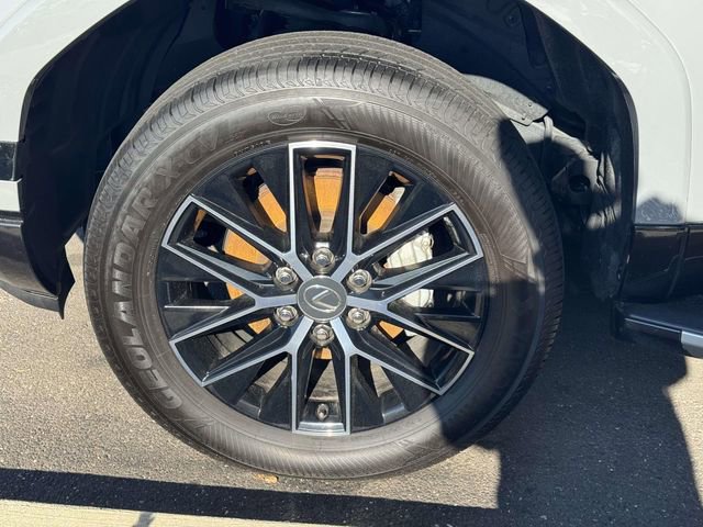 Certified 2024 Lexus GX 550 w/ Cold Area Package AWD/4WD image 8