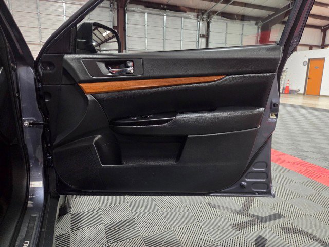 Used 2014 Subaru Outback 2.5i Limited image 35