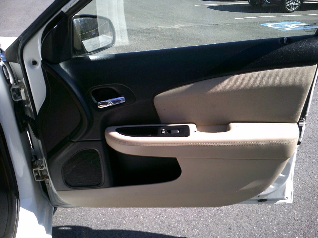 Used 2011 Dodge Avenger Mainstreet FWD image 12