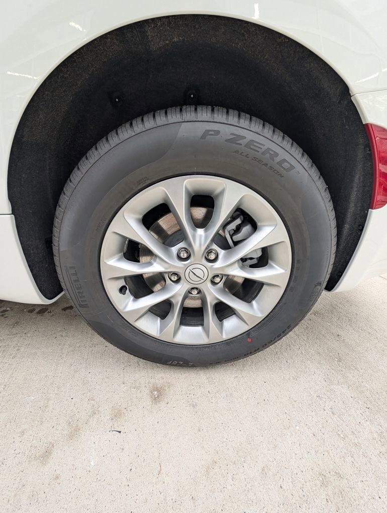 New 2026 Chrysler Pacifica Select AWD/4WD image 45