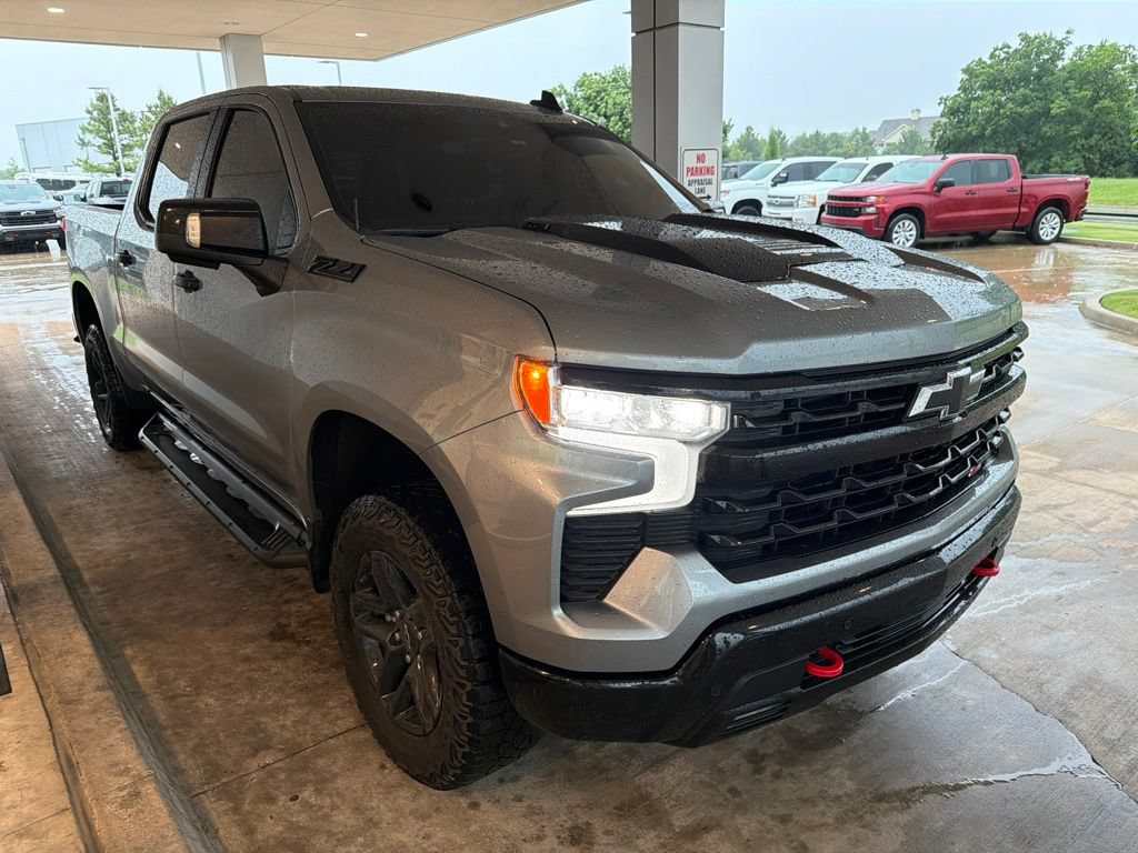 Used 2024 Chevrolet Silverado 1500 LT Trail Boss w/ LT Trail Boss Premium Package AWD/4WD image 4