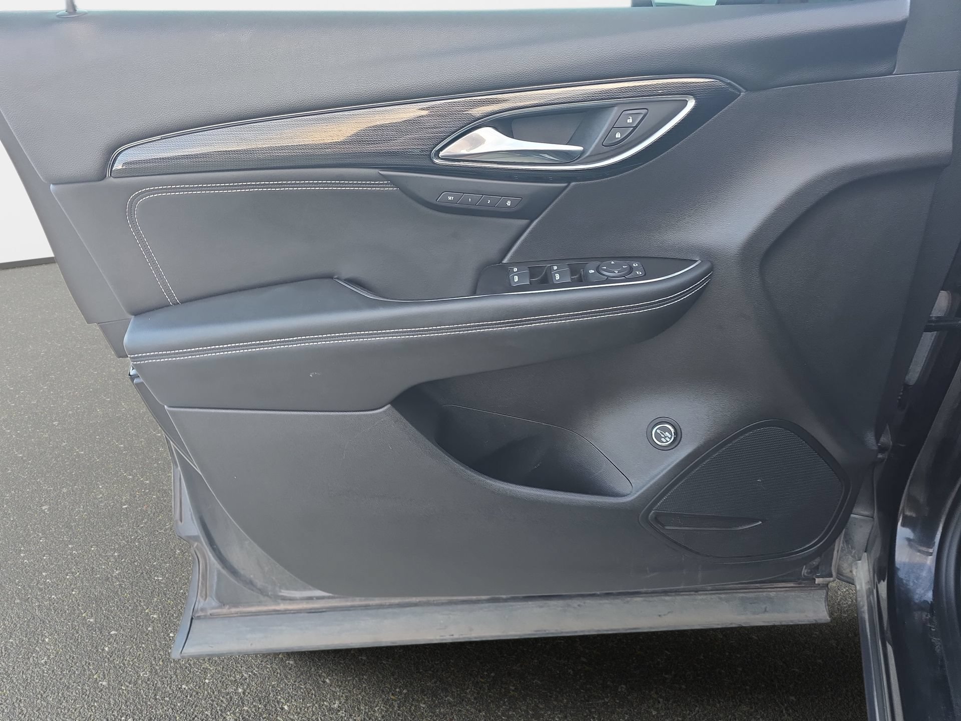 Used 2023 Buick Envision Essence FWD image 26