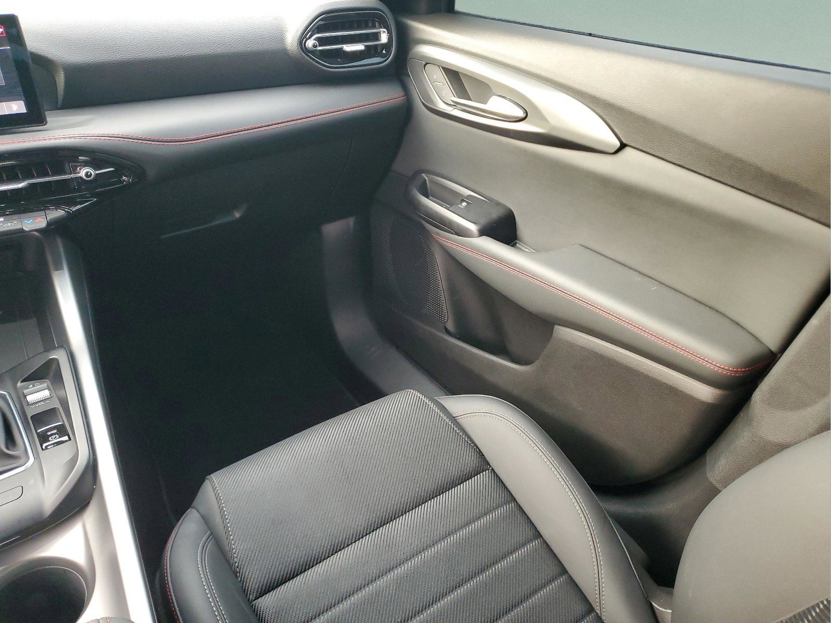 Used 2023 Dodge Hornet GT w/ GT Blacktop Package image 13