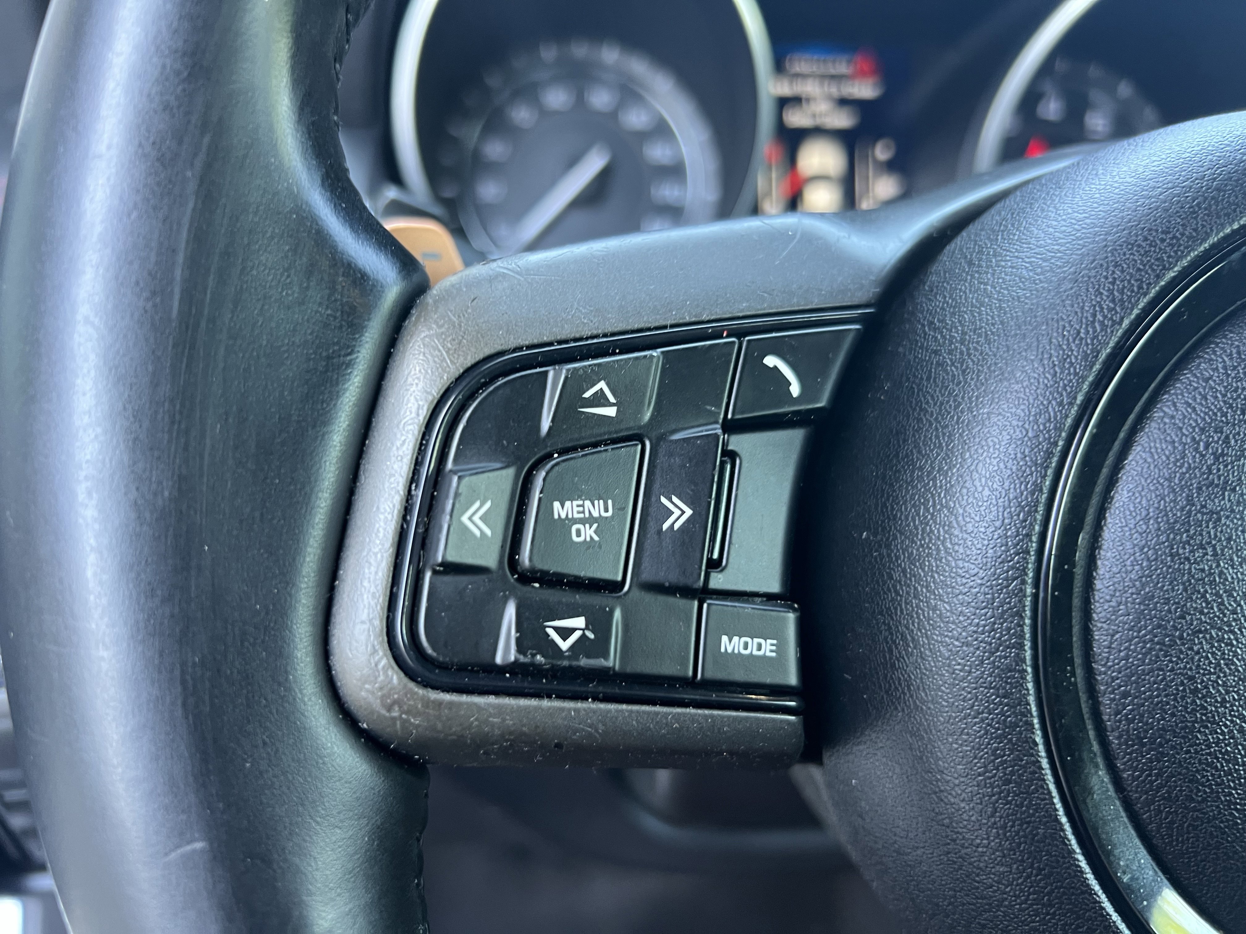 Used 2015 Jaguar F-TYPE R image 23