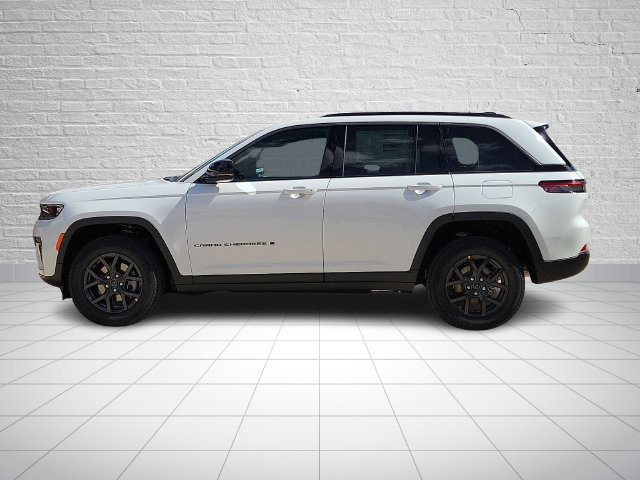 New 2027 Jeep Grand Cherokee Altitude AWD/4WD image 2