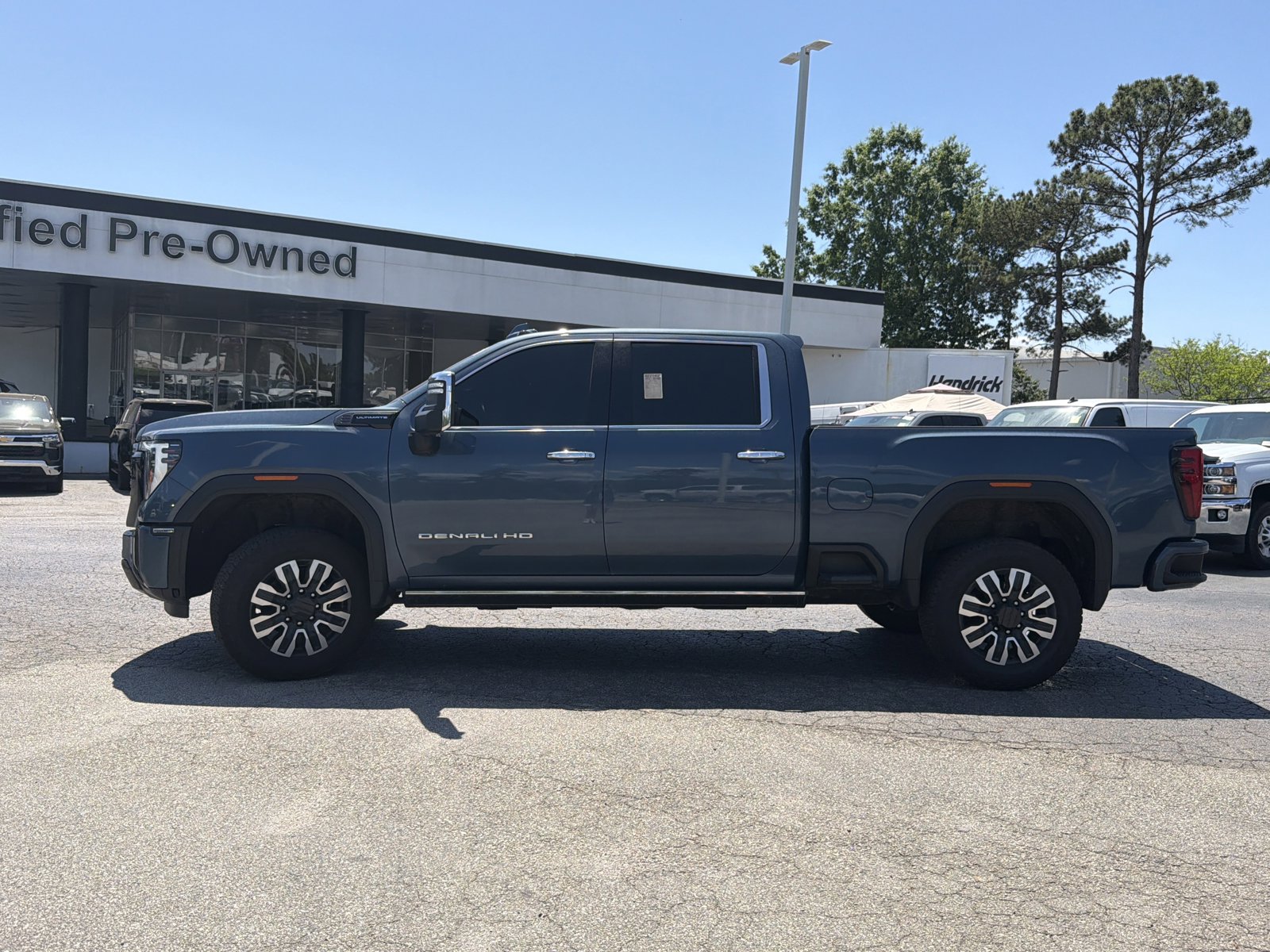 Certified 2025 GMC Sierra 2500 Denali Ultimate AWD/4WD image 9