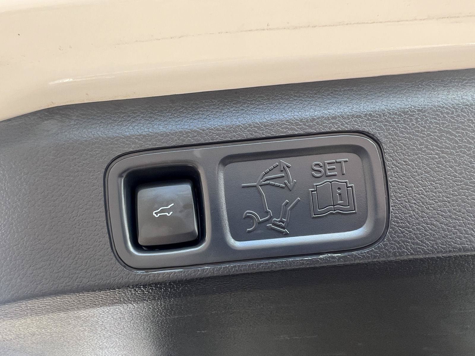 Used 2022 Ford Expedition Platinum AWD/4WD image 17