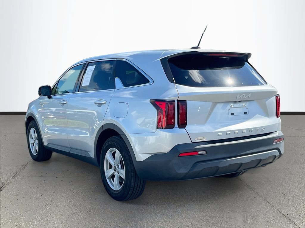 Used 2022 Kia Sorento LX FWD image 5