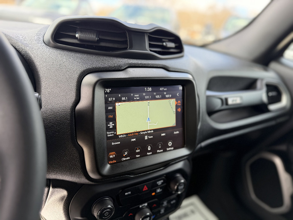 Used 2021 Jeep Renegade Latitude image 17