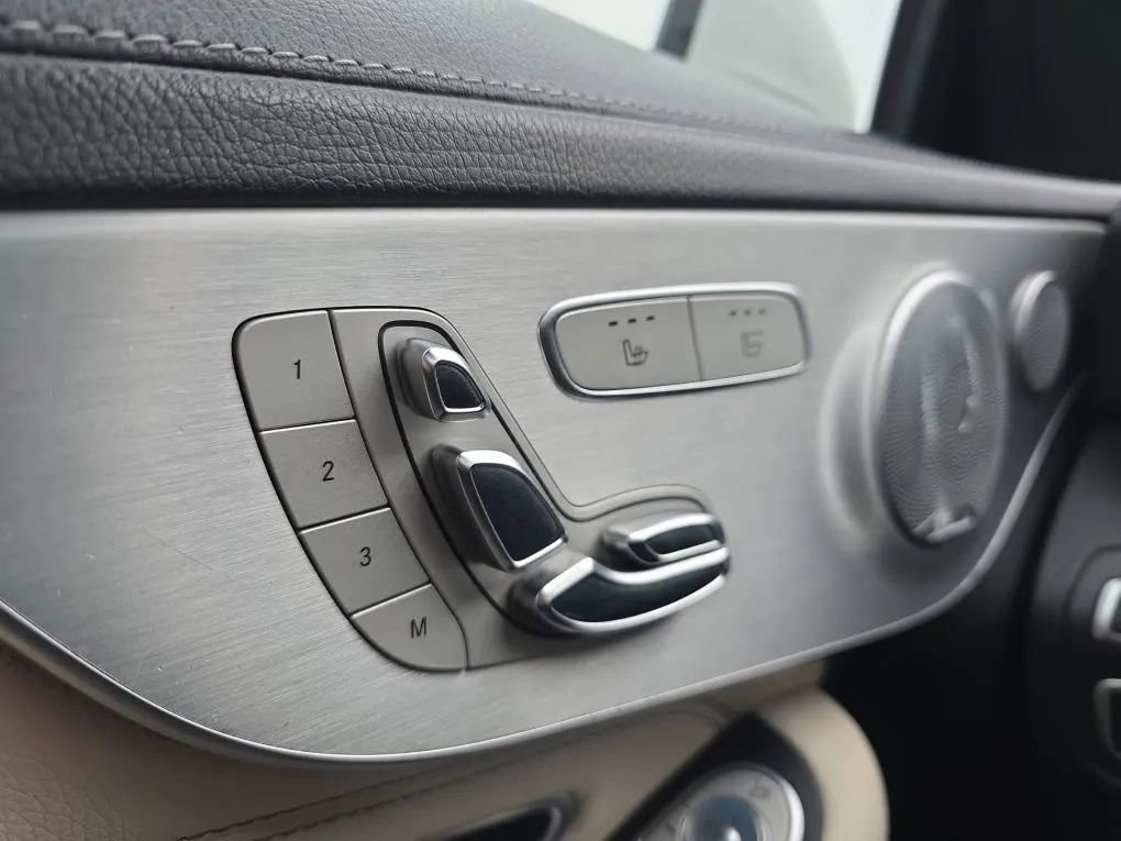 Used 2017 Mercedes-Benz C 300 4MATIC Cabriolet image 21