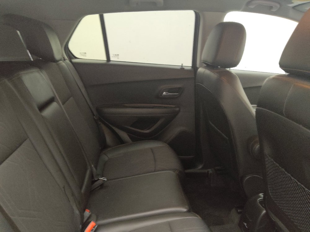 Used 2020 Chevrolet Trax LT w/ LT Convenience Package FWD image 19