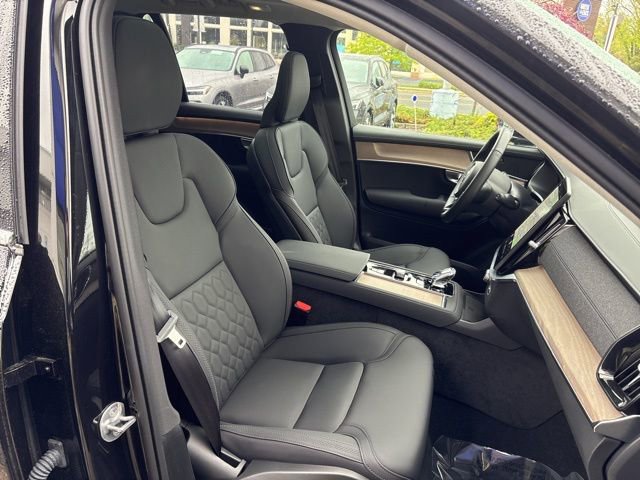 Used 2025 Volvo XC90 B6 Plus AWD/4WD image 17