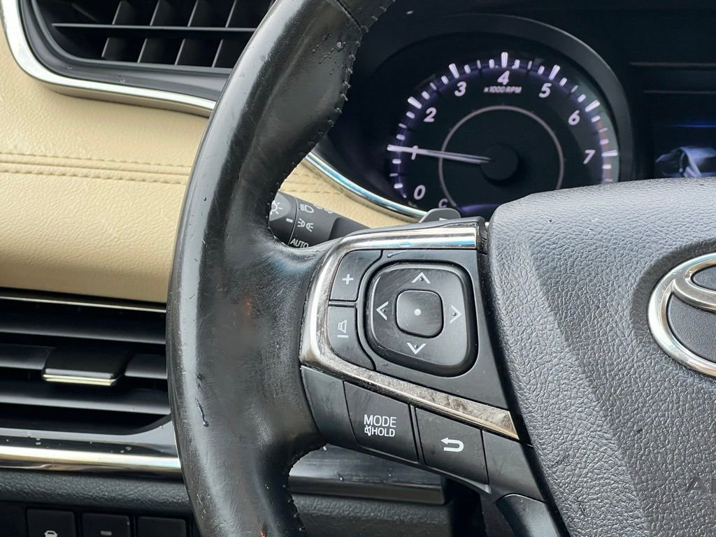 Used 2016 Toyota Avalon Touring image 22