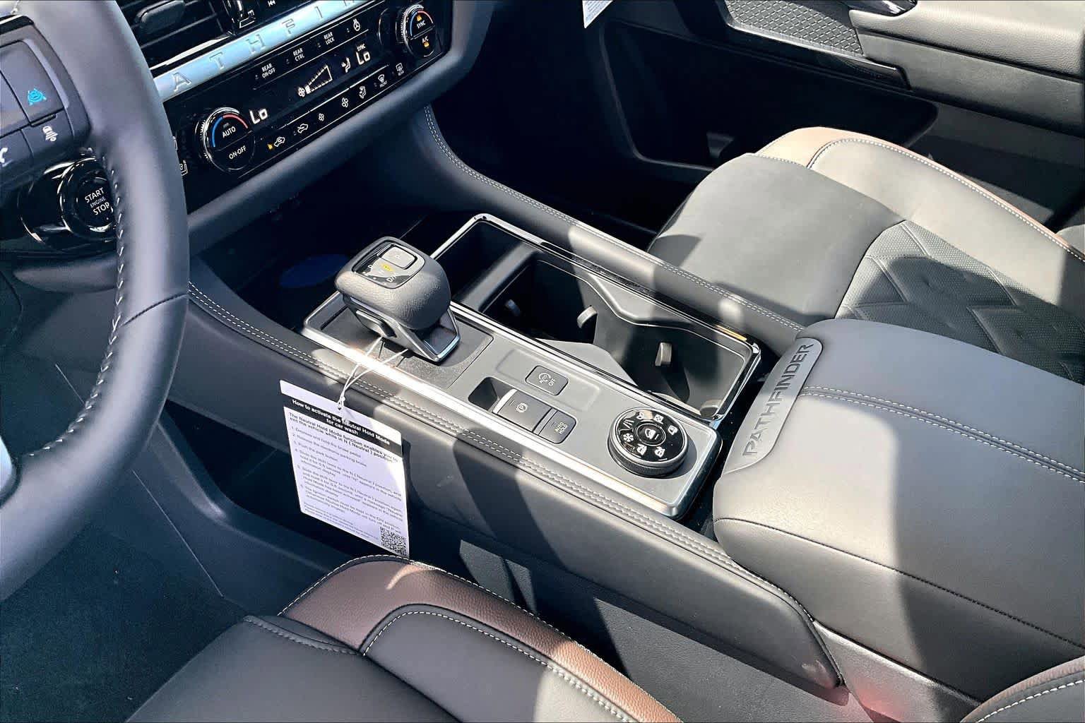 New 2026 Nissan Pathfinder Platinum image 11