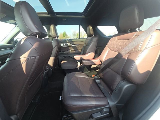 Used 2025 Ford Explorer Platinum w/ LUX Leather Package AWD/4WD image 20