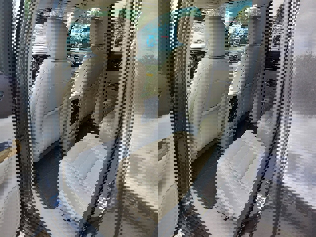 Used 2019 GMC Acadia Denali image 9