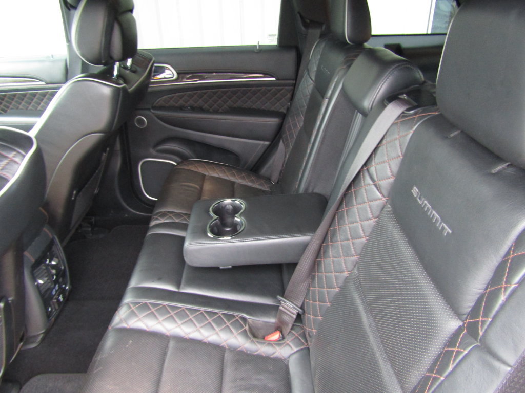Used 2021 Jeep Grand Cherokee Summit AWD/4WD image 34