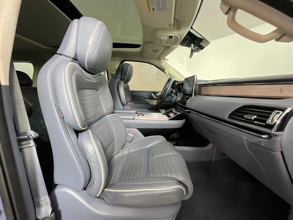 Used 2021 Lincoln Navigator L Black Label w/ Cargo Convenience Package AWD/4WD image 20