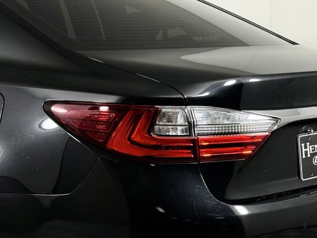 Used 2018 Lexus ES 350 w/ Luxury Package w/Wood Trim FWD image 15