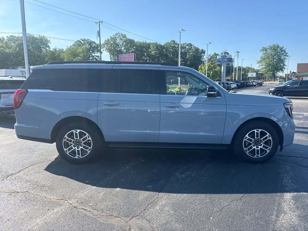 Used 2025 Ford Expedition Max Active AWD/4WD image 7