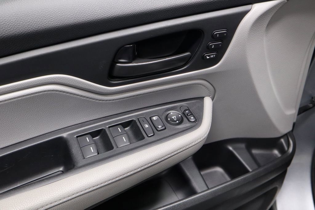 Used 2024 Honda Odyssey EX-L image 18