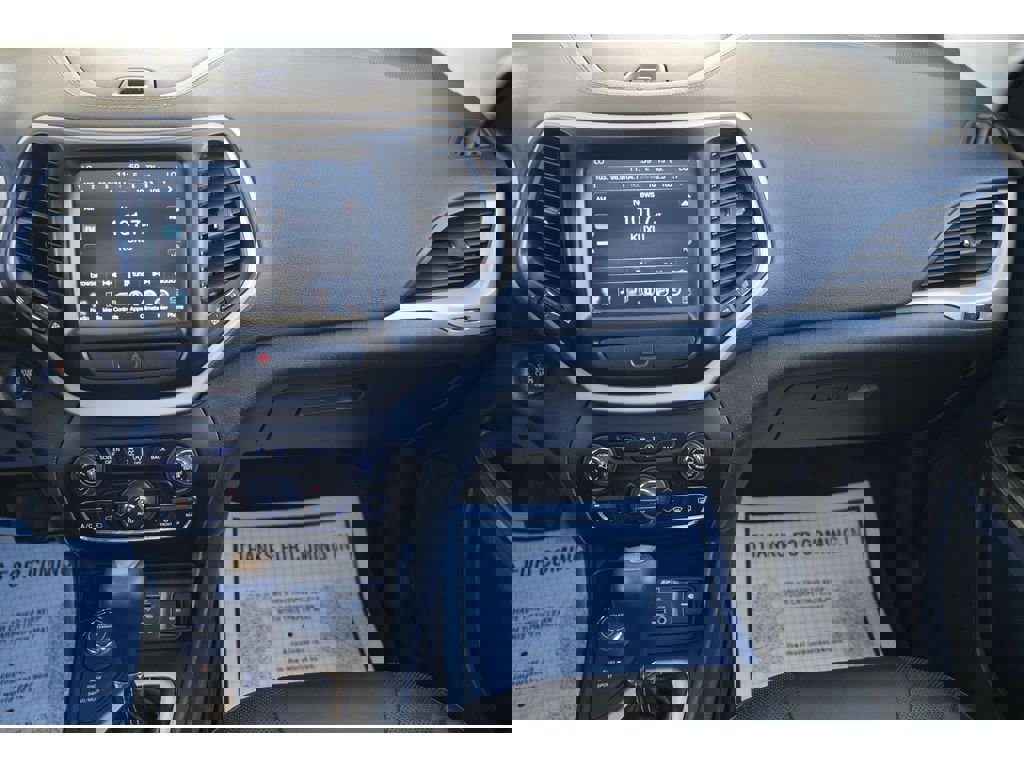 Used 2016 Jeep Cherokee Limited w/ Luxury Group image 17