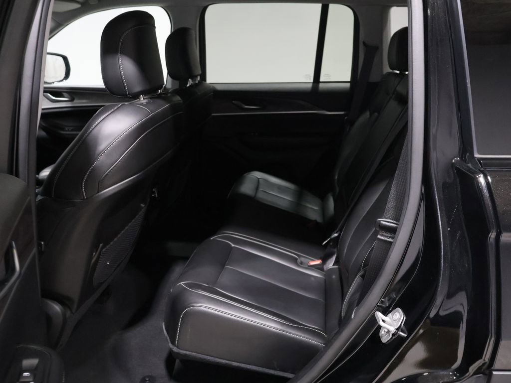 Used 2023 Jeep Grand Cherokee Limited image 18