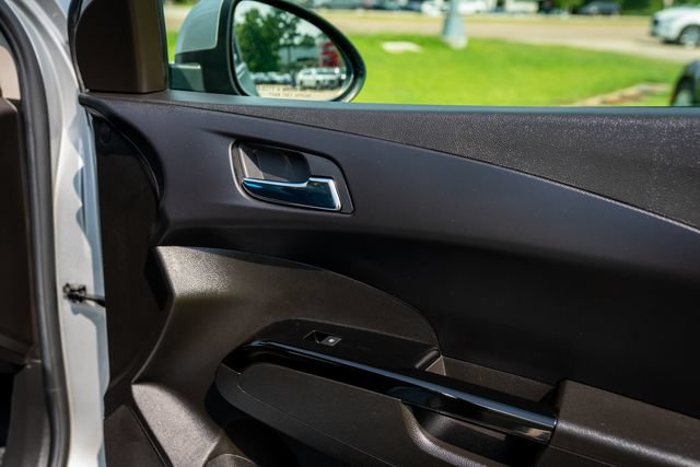 Used 2018 Chevrolet Sonic LT w/ Convenience Package FWD image 22