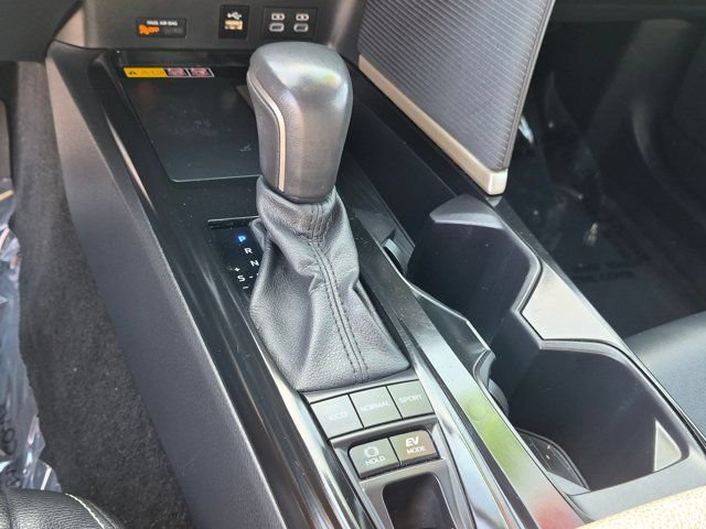 Used 2025 Toyota Camry SE FWD image 20