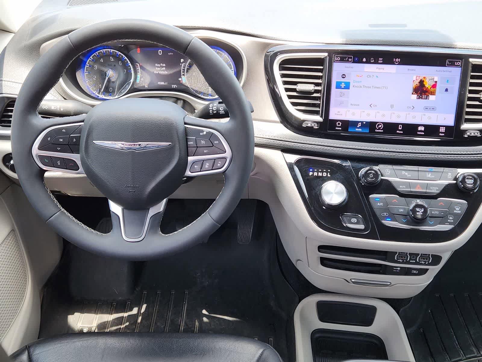 Used 2022 Chrysler Pacifica Touring-L FWD image 26