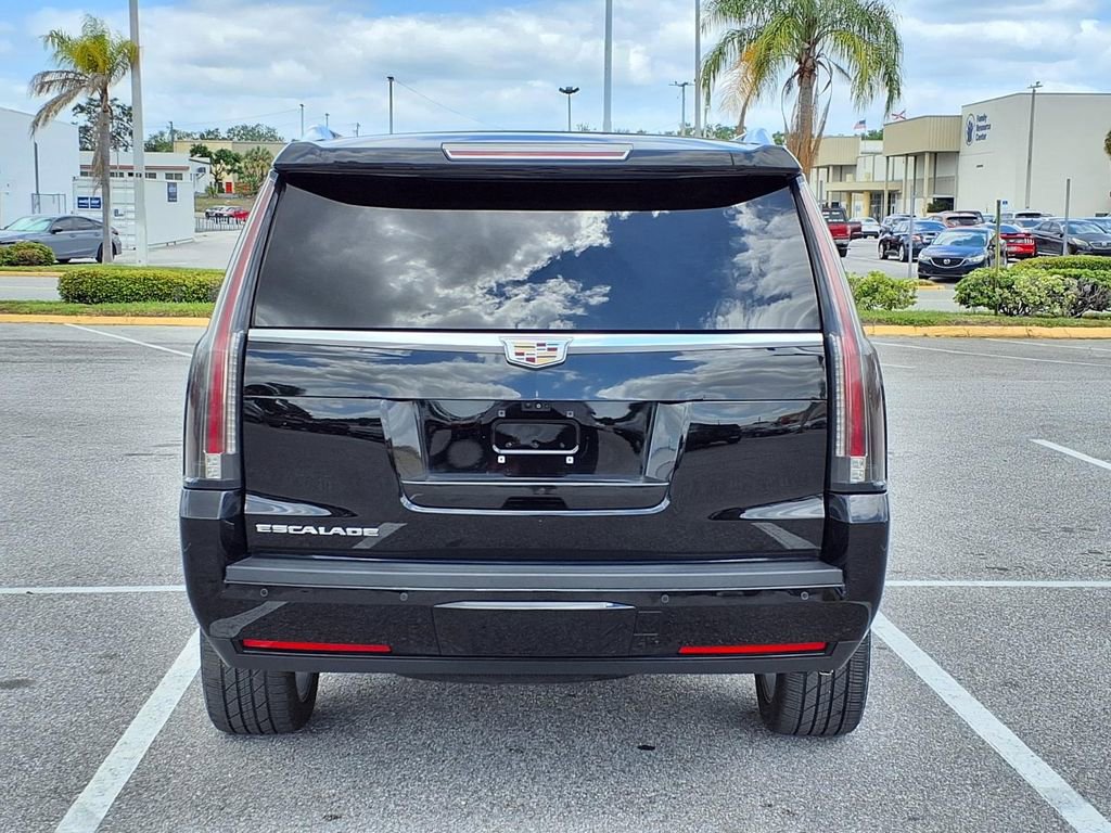 Used 2020 Cadillac Escalade Premium Luxury AWD/4WD image 6