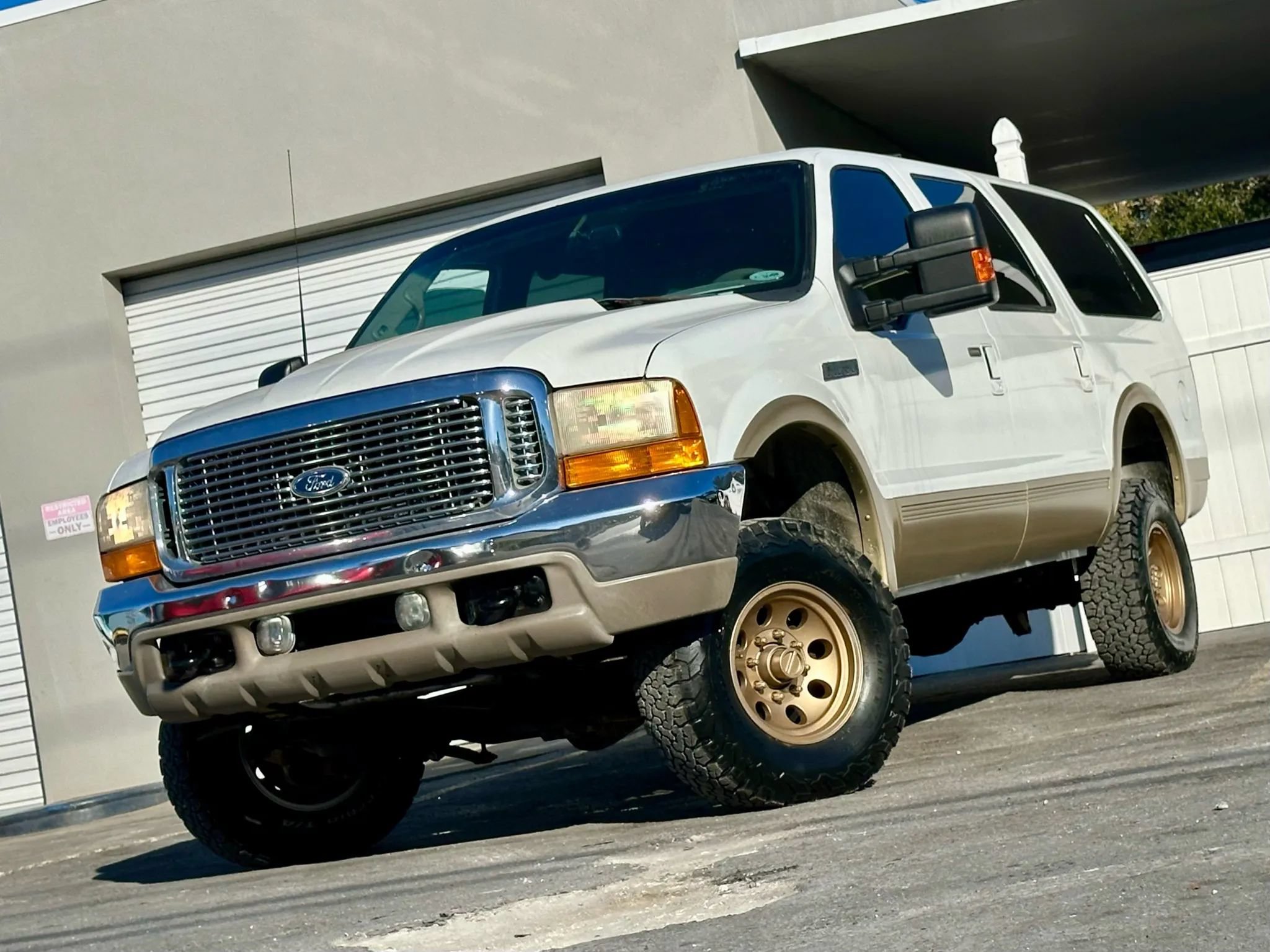 Used 2000 Ford Excursion Limited AWD/4WD image 12