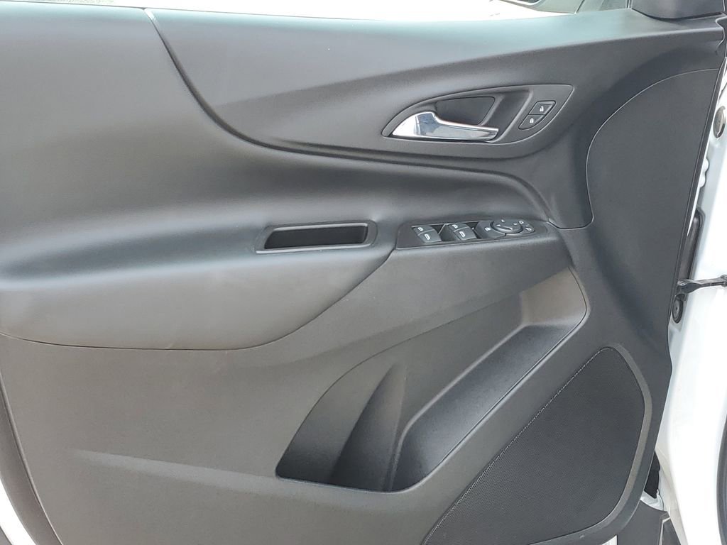 Certified 2022 Chevrolet Equinox LT w/ LPO, Floor Liner Package image 21