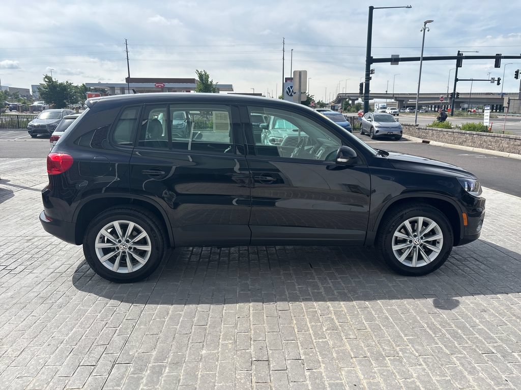 Used 2017 Volkswagen Tiguan Limited w/ Alloy Wheels Package AWD/4WD image 6
