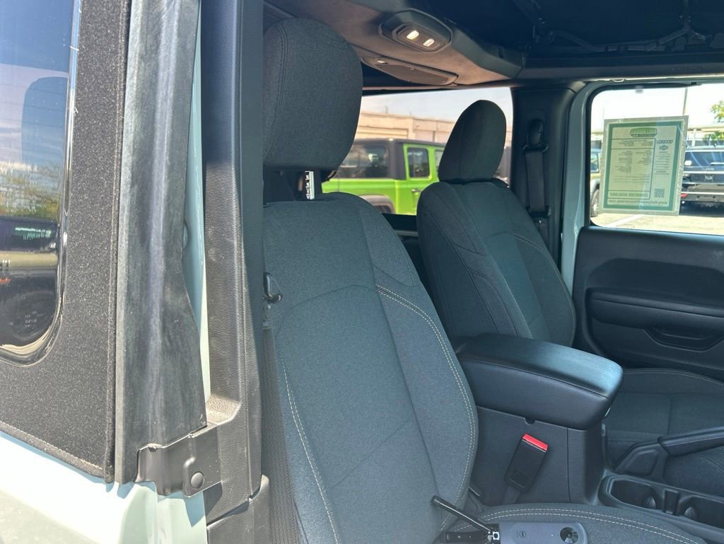 Used 2024 Jeep Wrangler Sport AWD/4WD image 23