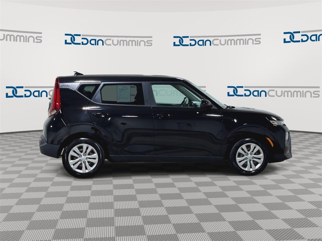 Used 2020 Kia Soul LX image 2