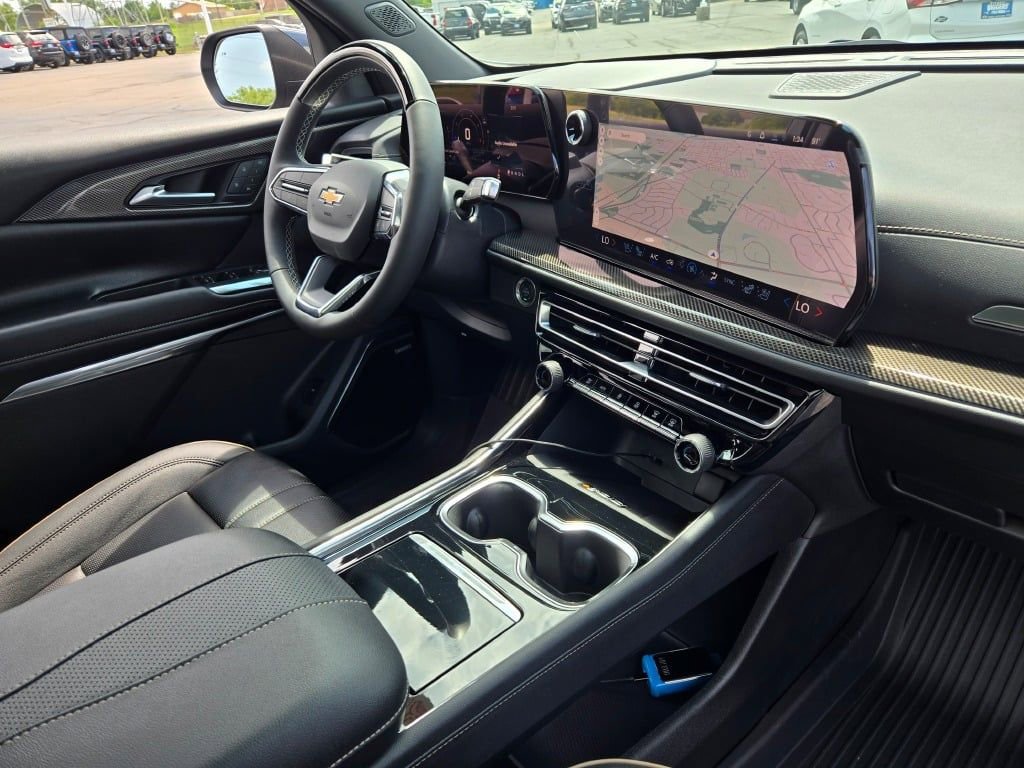 New 2026 Chevrolet Traverse High Country w/ LPO, Floor Liner Package image 6