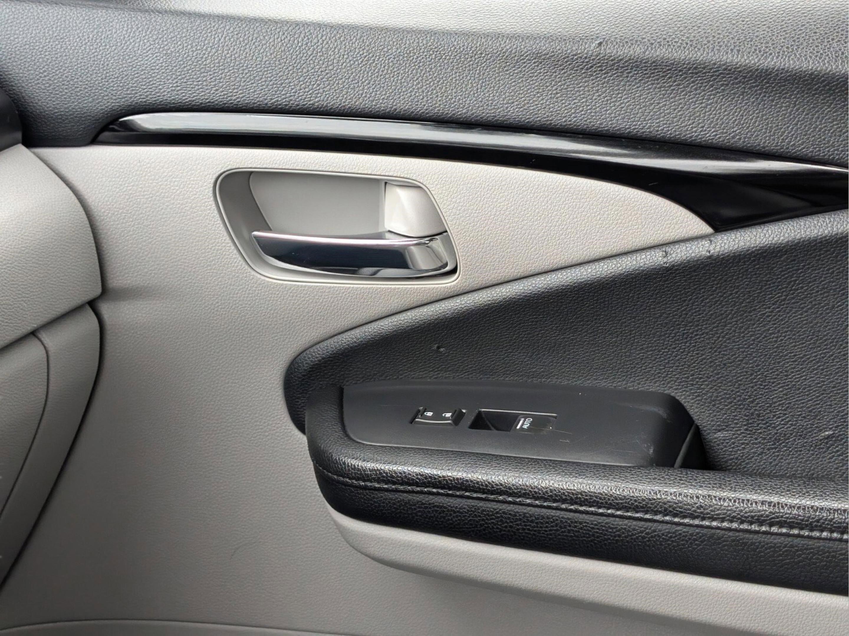 Used 2018 Honda Pilot Elite image 42