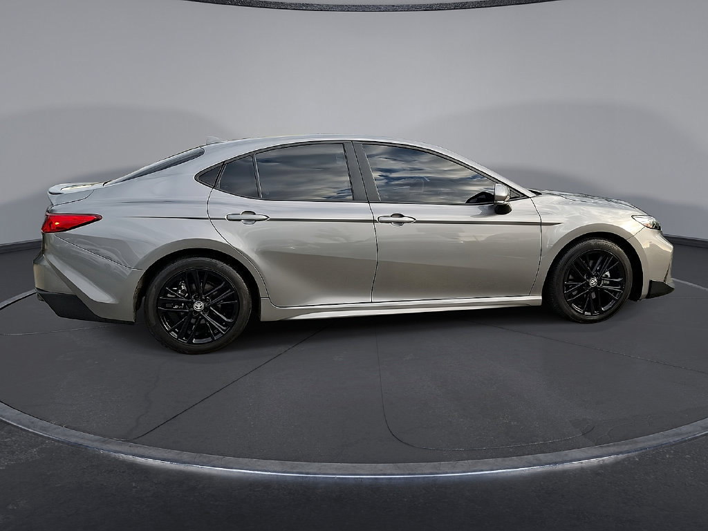 Used 2025 Toyota Camry SE w/ Convenience Package FWD image 32