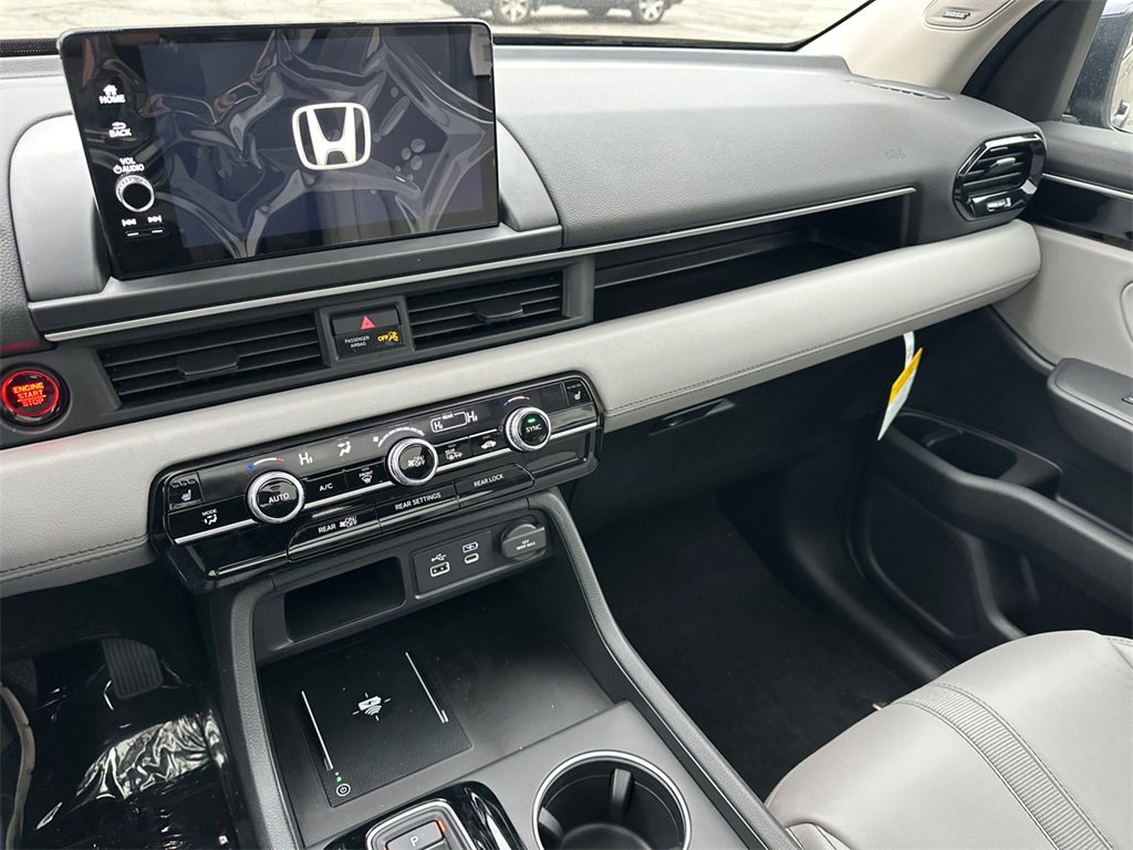 New 2025 Honda Pilot Touring image 27