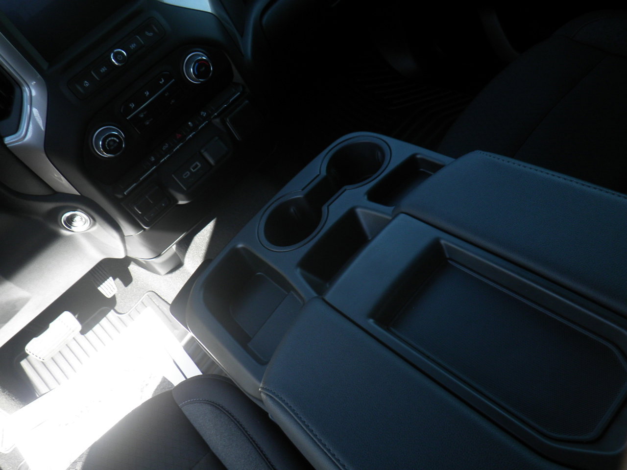 Used 2024 Chevrolet Silverado 2500 Custom w/ Custom Convenience Package image 23