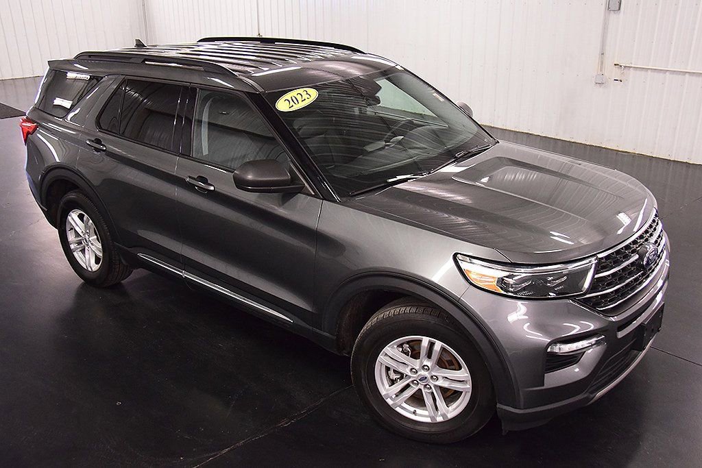Used 2023 Ford Explorer XLT w/ Equipment Group 202A image 9