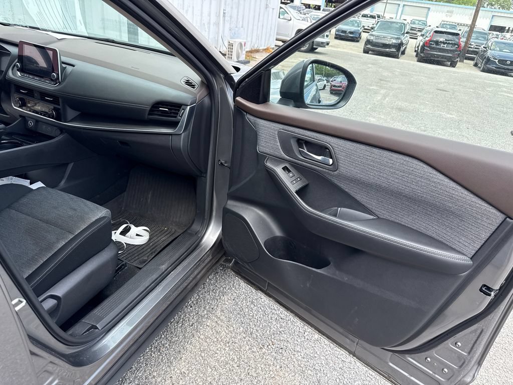 Used 2023 Nissan Rogue SV FWD image 13