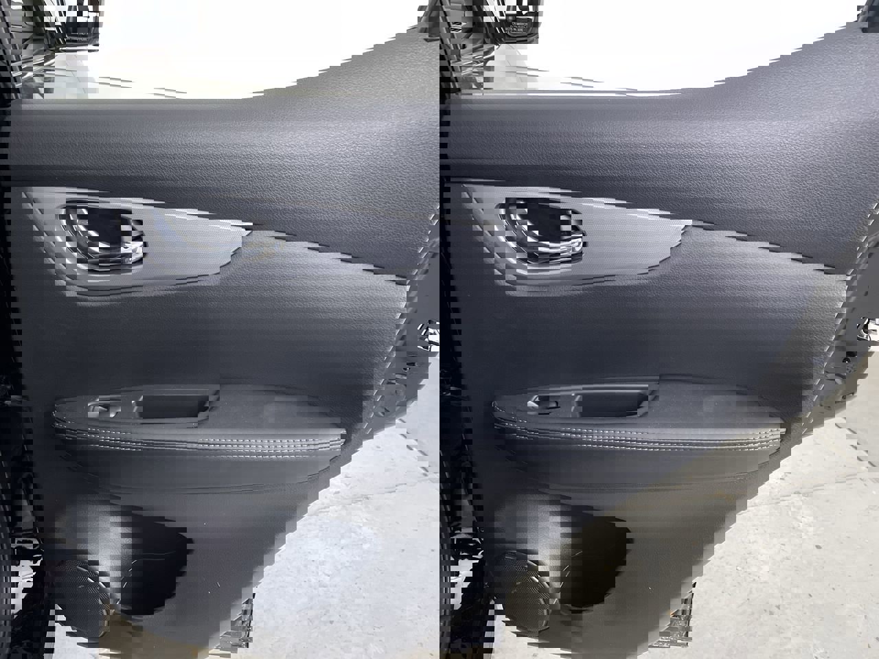 Used 2020 Nissan Rogue Sport SV w/ Technology Package image 22