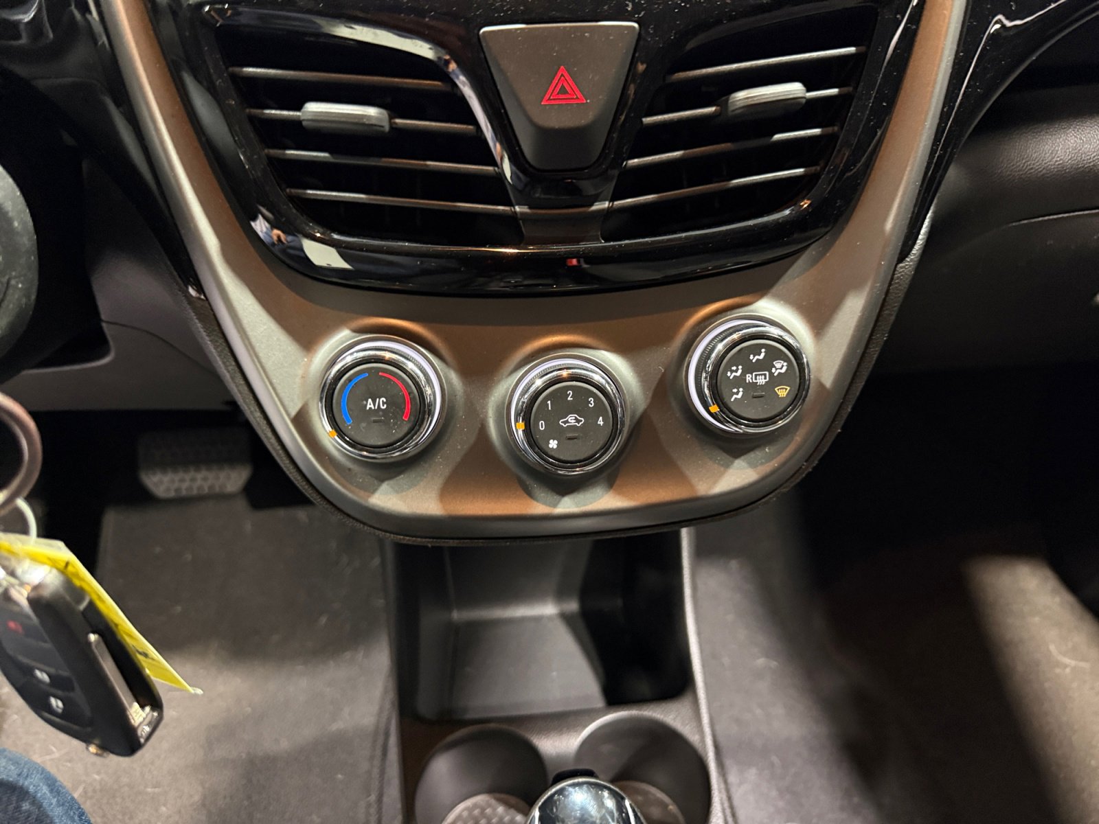 Used 2020 Chevrolet Spark LT image 31