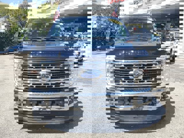Used 2023 Ford F350 XLT image 2