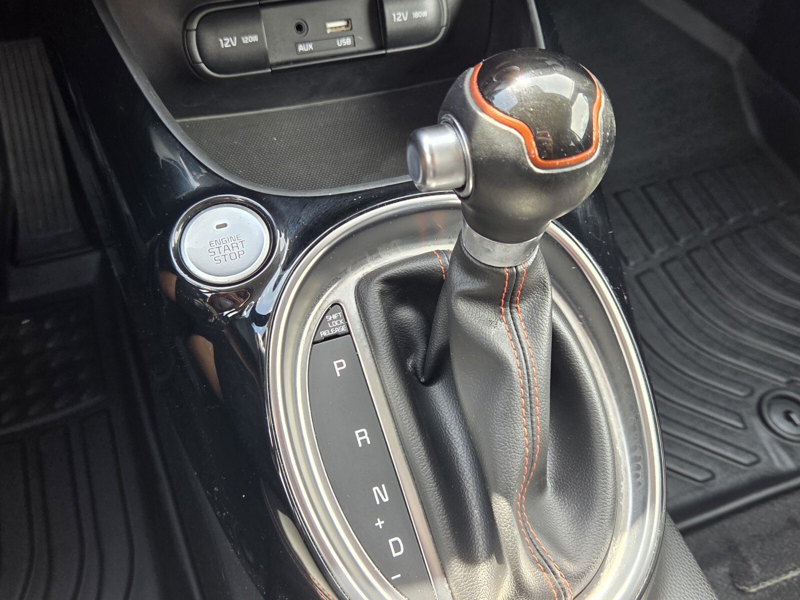 Used 2018 Kia Soul ! w/ Tech Package FWD image 16