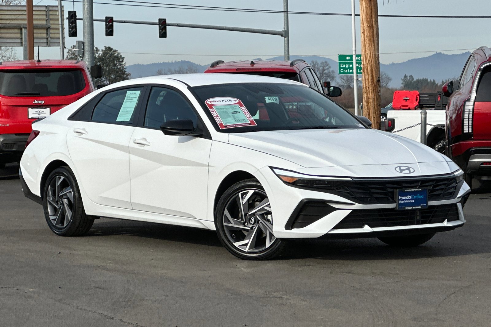 Certified 2025 Hyundai Elantra SEL image 2